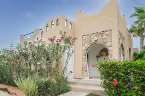 Ocean Breeze 2BR Escape Walk to the Waves